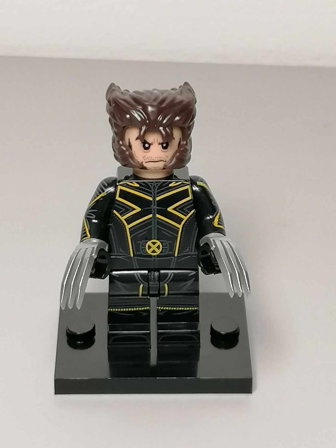 Wolverine minifigure X-men version