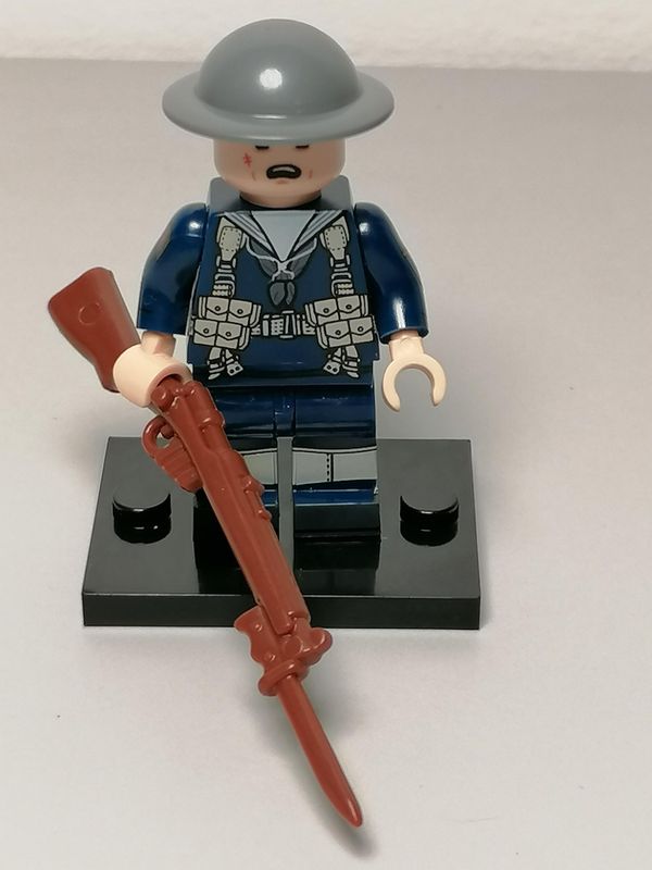 WW2 UK soldier minifigure.