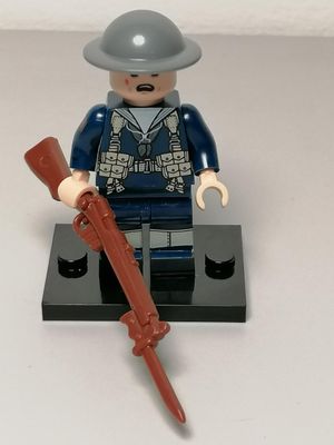 WW2 UK soldier minifigure.