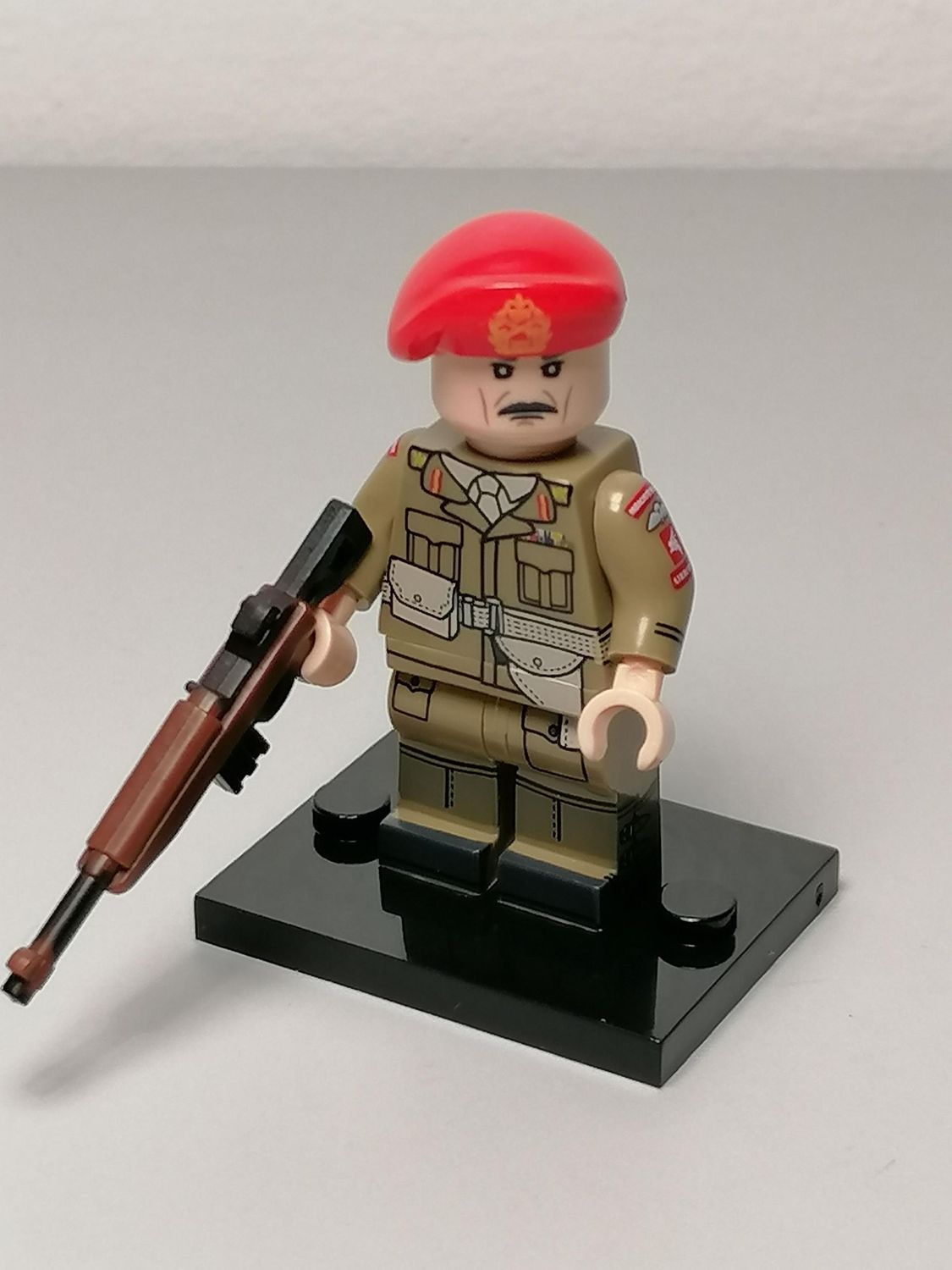 WW2 UK soldier minifigure.