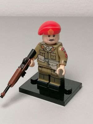 WW2 UK soldier minifigure.