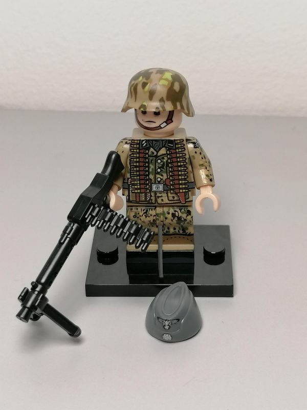 WW2 German panzergrenadier minifigure  SS Hitlerjugend​