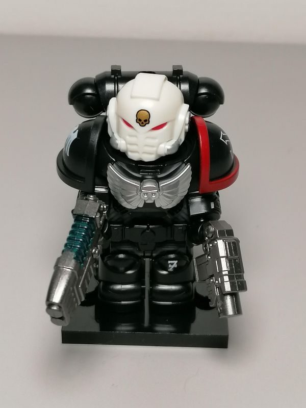 Warhammer Space Marines minifigure deluxe version