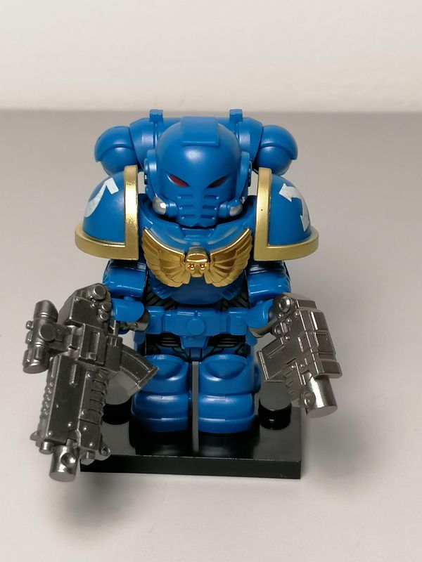 Warhammer Space Marines minifigure deluxe version