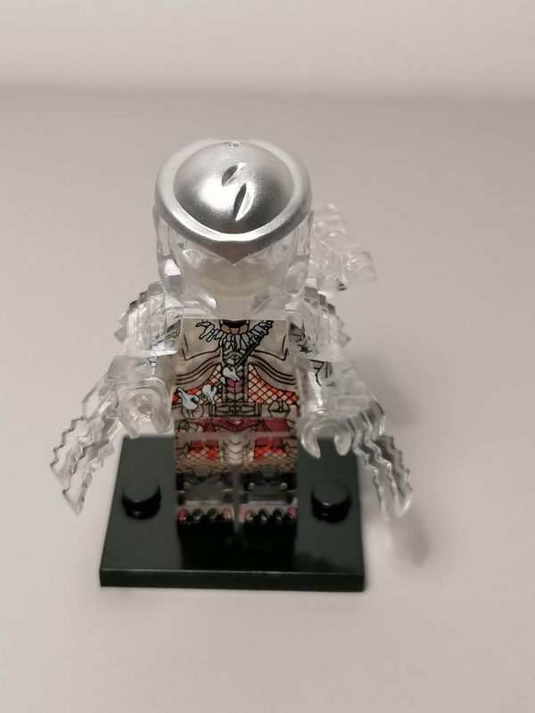 Predator minifigure clear version