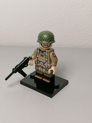 WW2 US paratrooper soldier minifigure