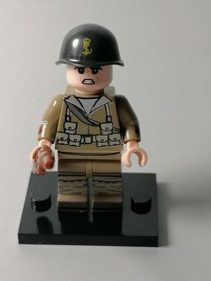 WW2 italian soldier minifigure