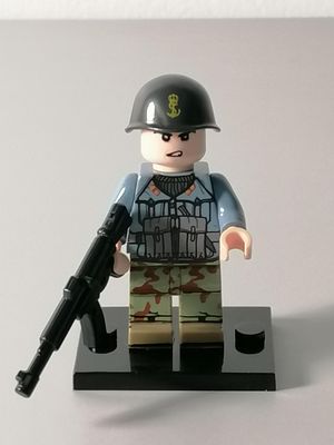 WW2 italian soldier minifigure