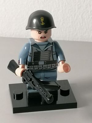 WW2 italian soldier minifigure