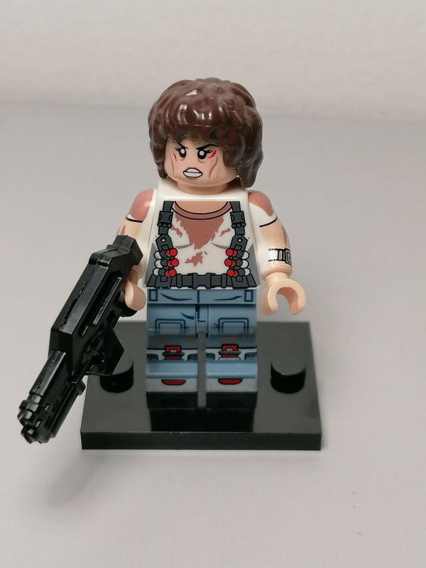Ellen Ripley Minifigure from Alien movie