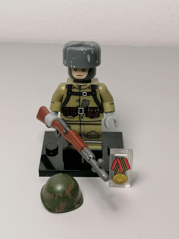 WW2 Russian Soldier minifigure