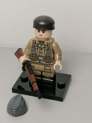 WW2 German paratrooper minifigure Fallschirmjäger