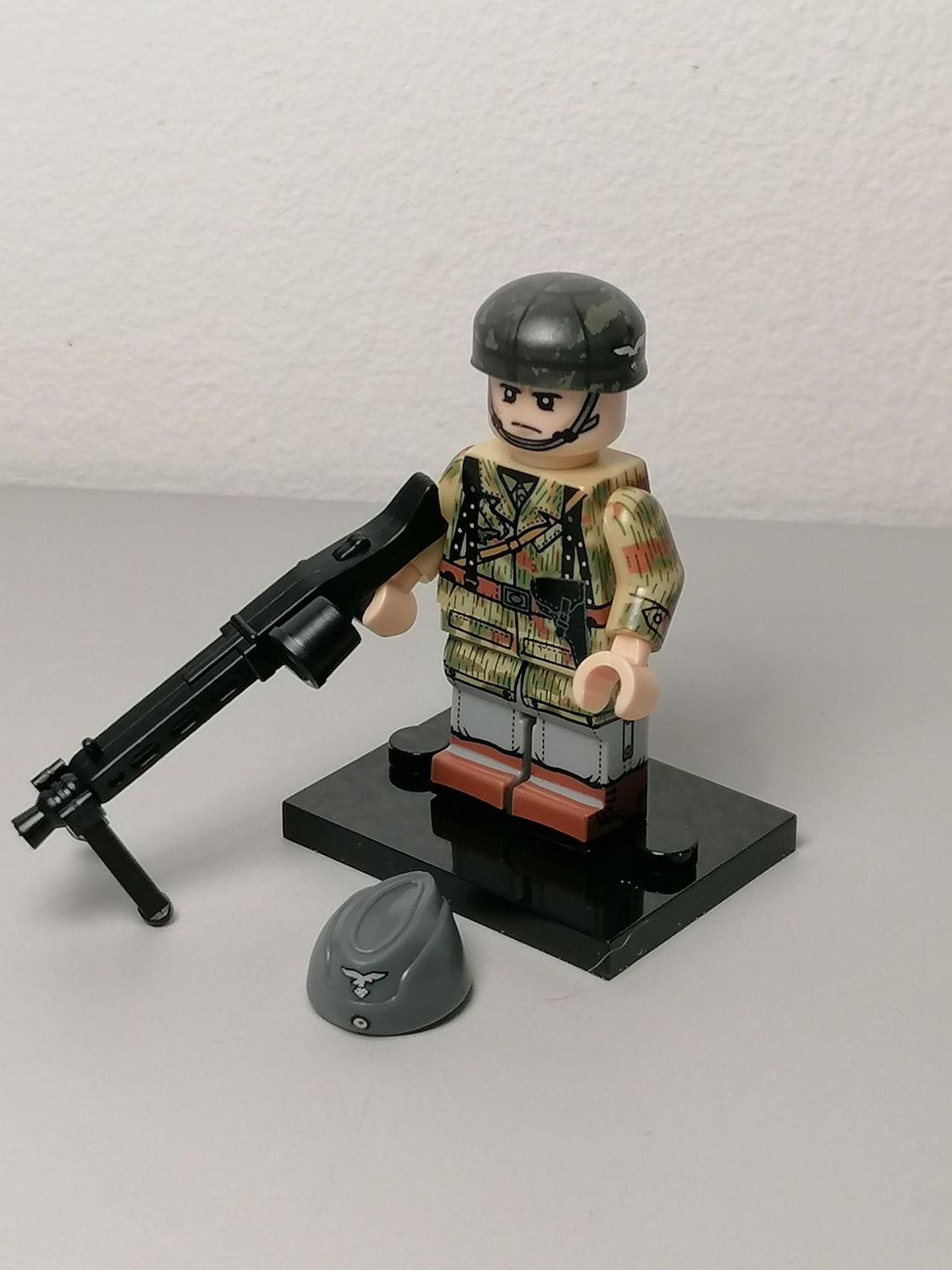 WW2 German paratrooper minifigure Fallschirmjäger