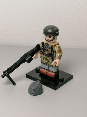 WW2 German paratrooper minifigure Fallschirmjäger