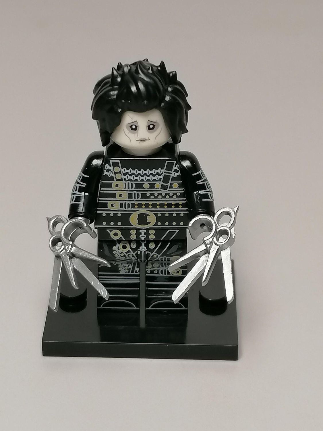Edward's Scissorshands minifigure horror movie