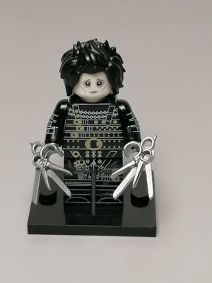 Edward's Scissorshands minifigure horror movie