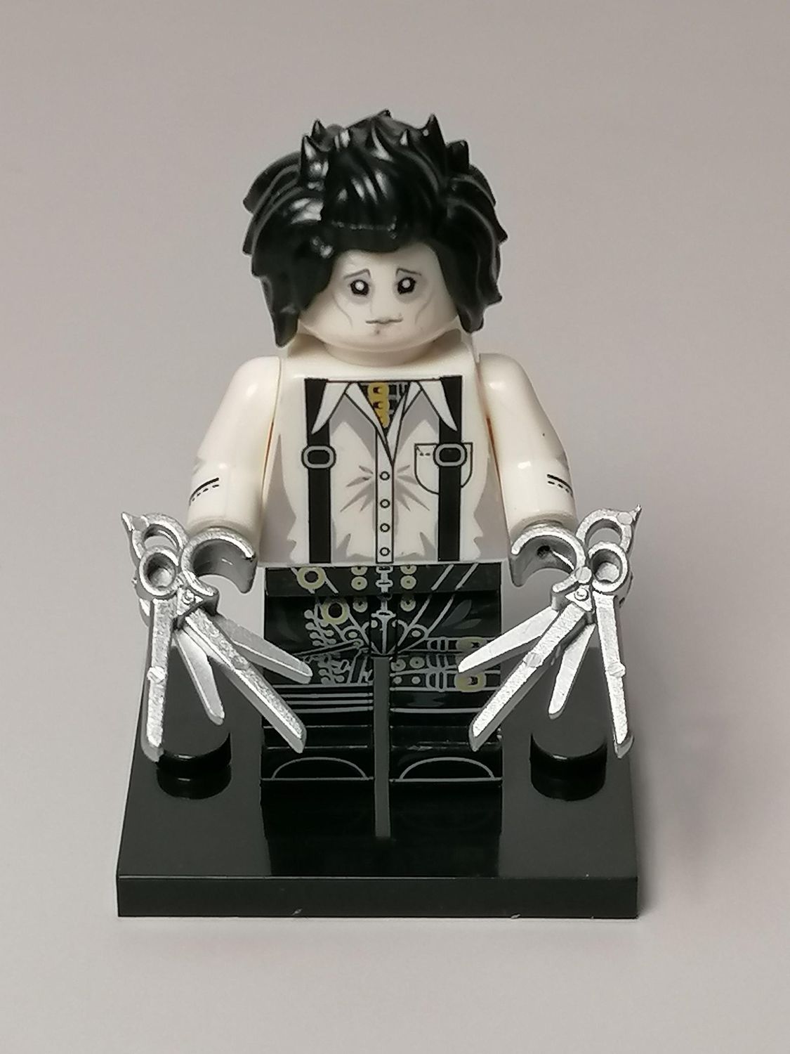 Edward's Scissorshands minifigure horror movie