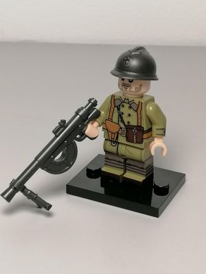 WW2 French soldier minifigure with machine gun