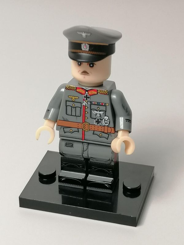 WW2 German  général Heinz Guderian minifigures