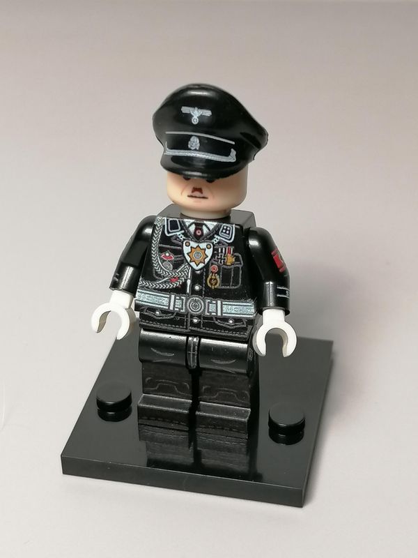 WW2 German SS Officer minifigures