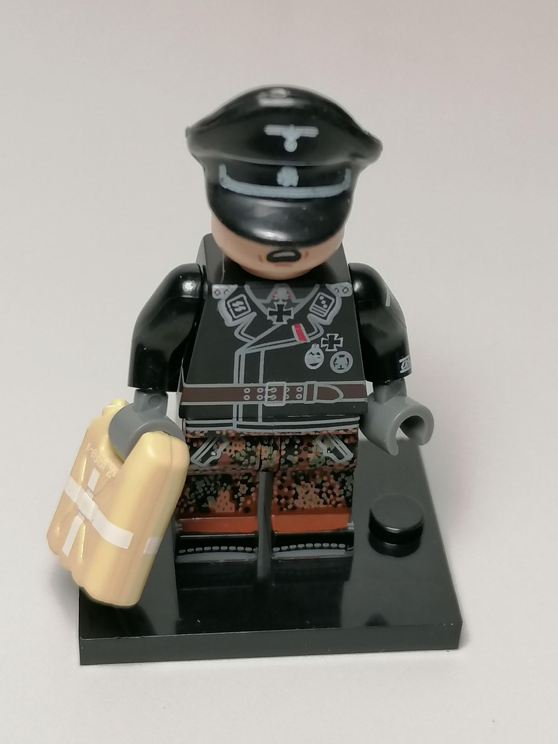 WW2 German SS Panzer crew minifigures