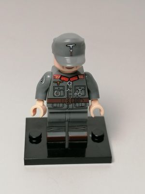 WW2 German Mountain troop officer minifigures