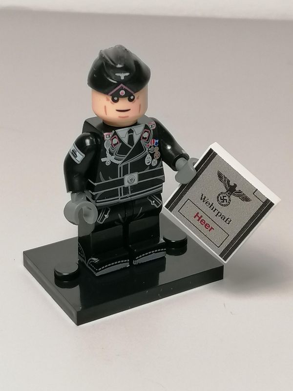 WW2 German Panzer Crew minifigures