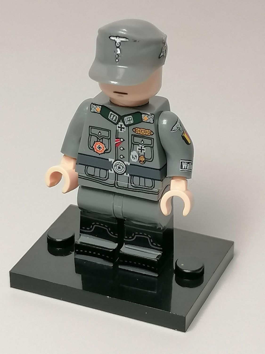 WW2 SS Wallonie legion officer minifigures