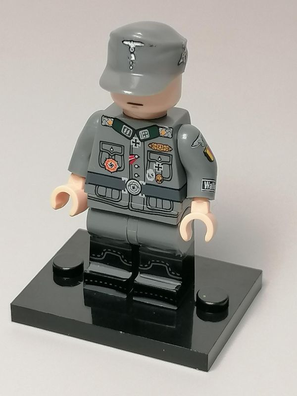 WW2 SS Wallonie legion officer minifigures