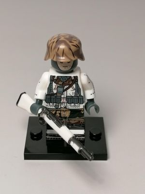 WW2 German Winter Soldier minifigures with K98