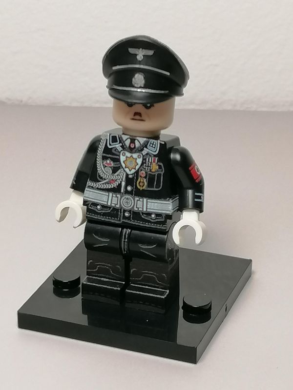 WW2 German SS Officer minifigures