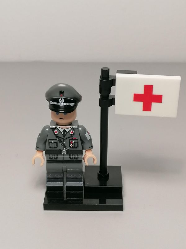 WW2 German Health service  minifigures limited edition