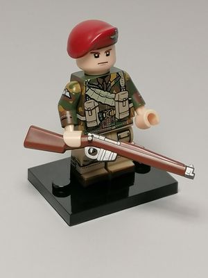 WW2 UK soldier minifigure.