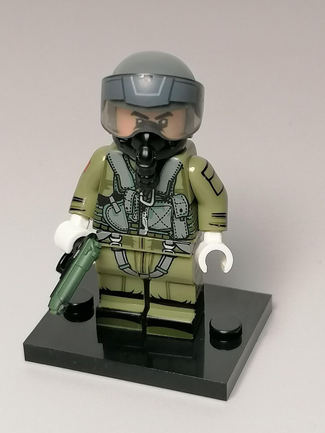 Military modern Russian Pilot minifigure