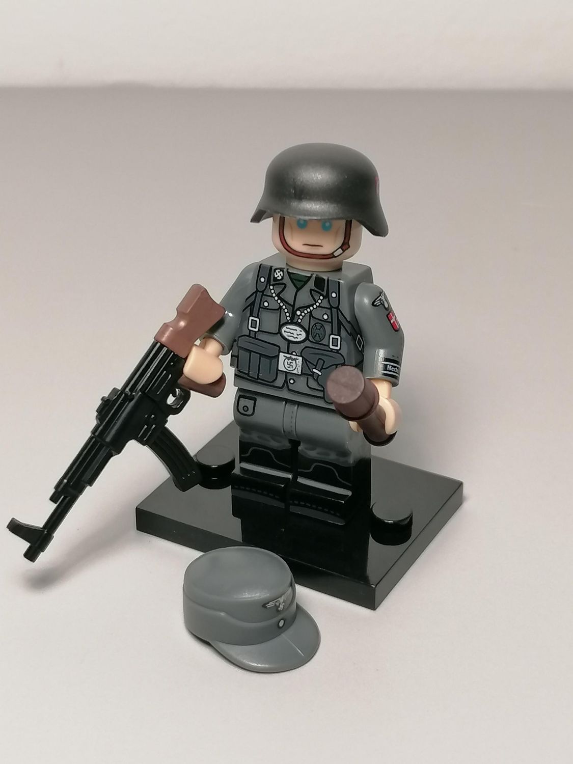 WW2 Nordland legion soldier with Norvegian arm-patch