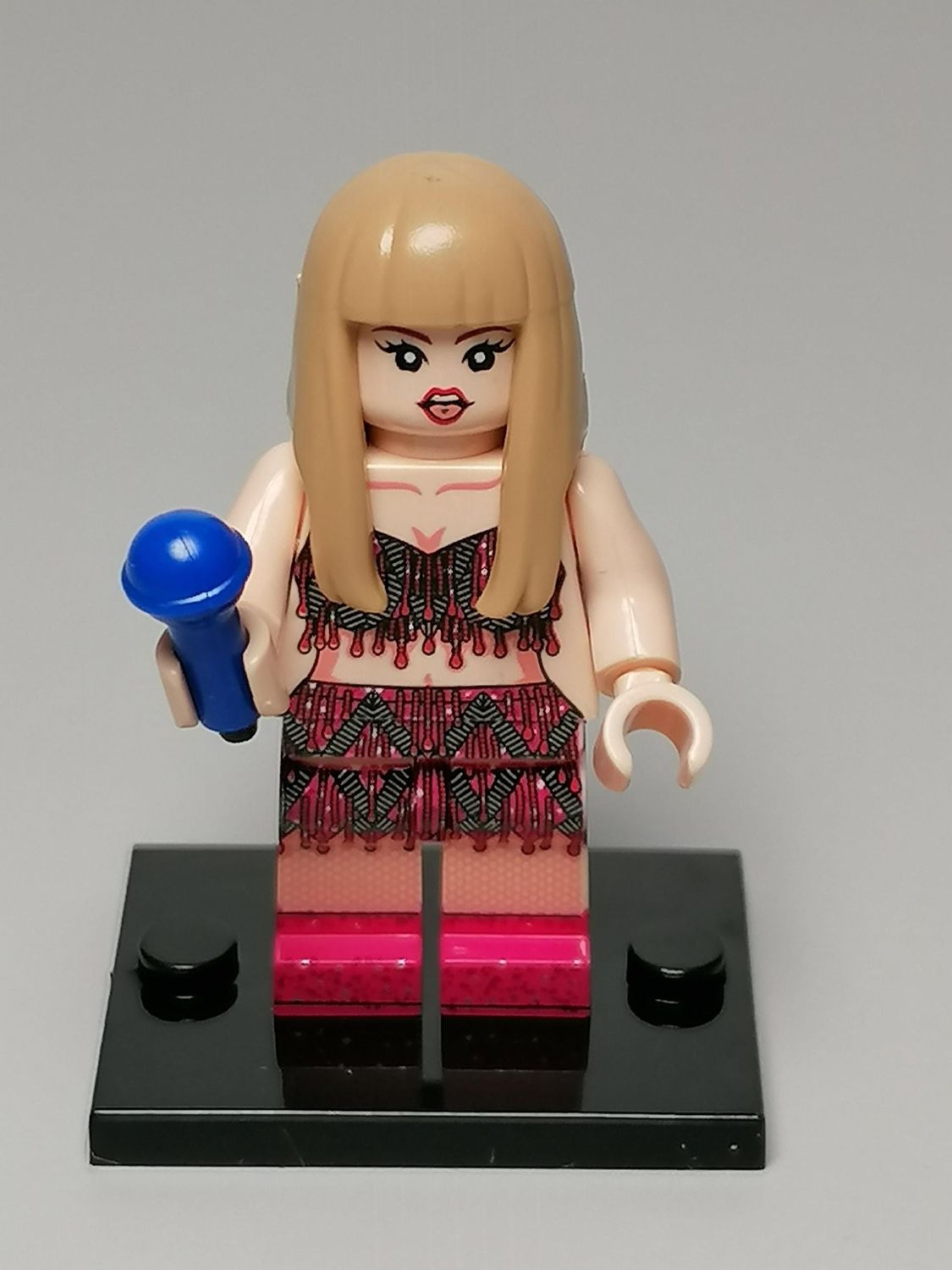 Taylor Swift minifigure