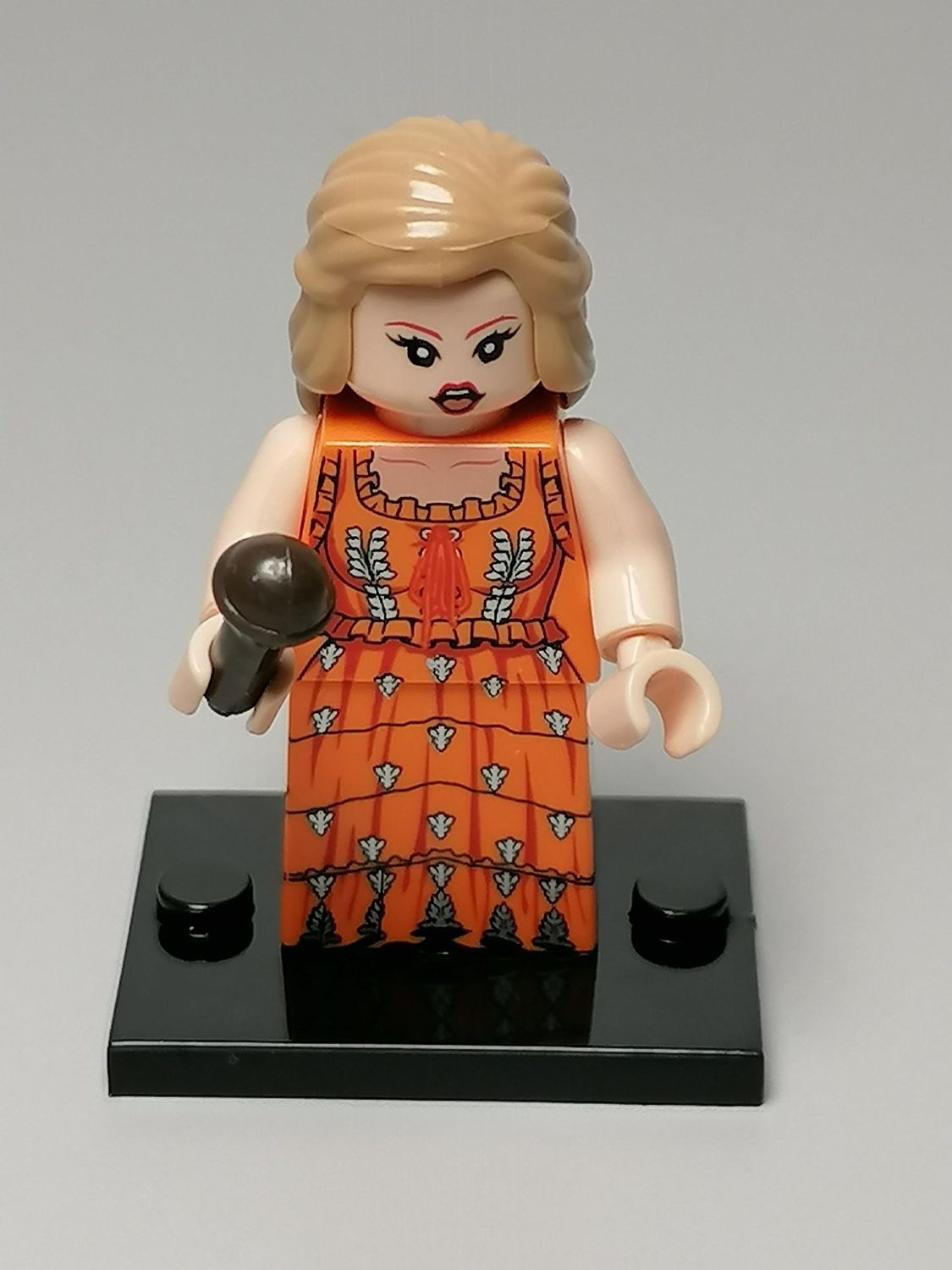 Taylor Swift minifigure