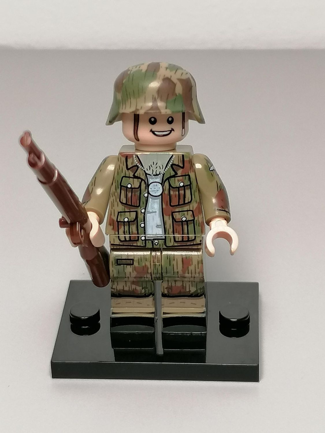 WW2 German heer soldier minifigure scruffy version