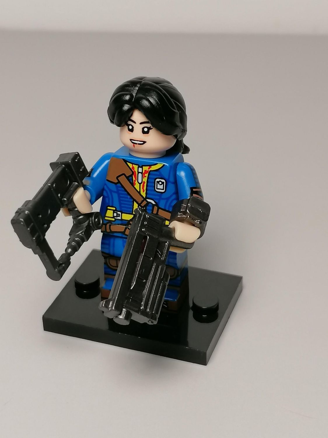 Fallout Lucy Mac Lean minifigure