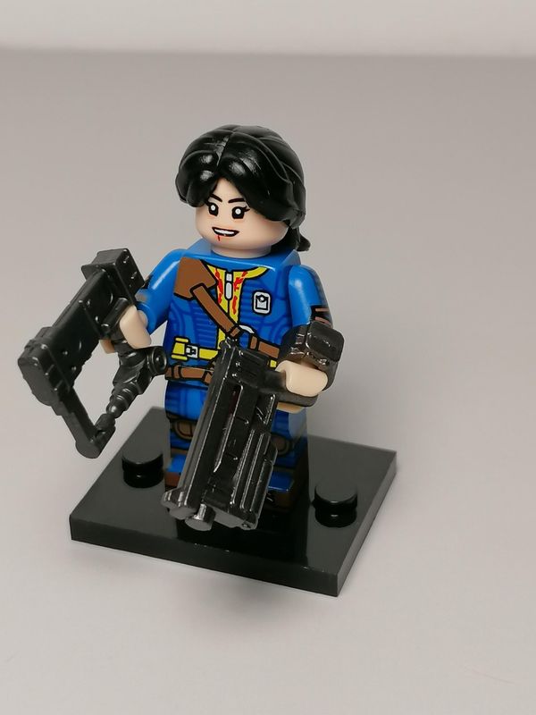 Fallout Lucy Mac Lean minifigure