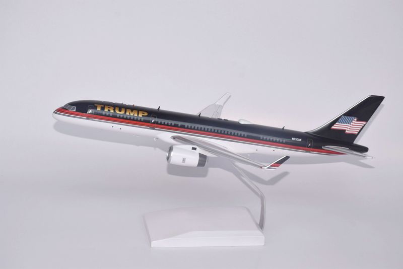 Trump B757