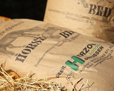 Horse-Bed bagged horse bedding Straw pellets 30kg
