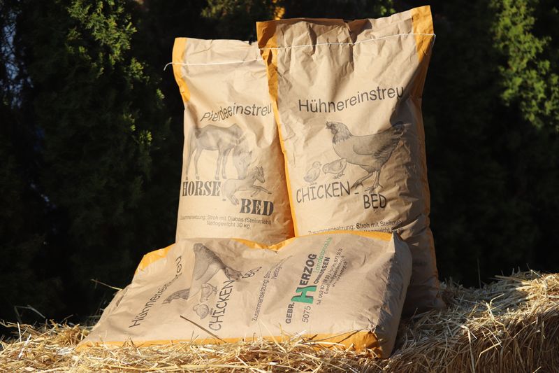 Chicken-Bed Chicken Litter