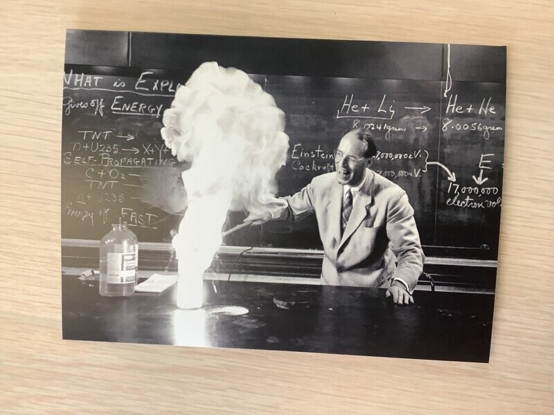 AVANTI AMERICA SCIENTIST PROFESSOR HUBERT ALYEA  BIRTHDAY CARD