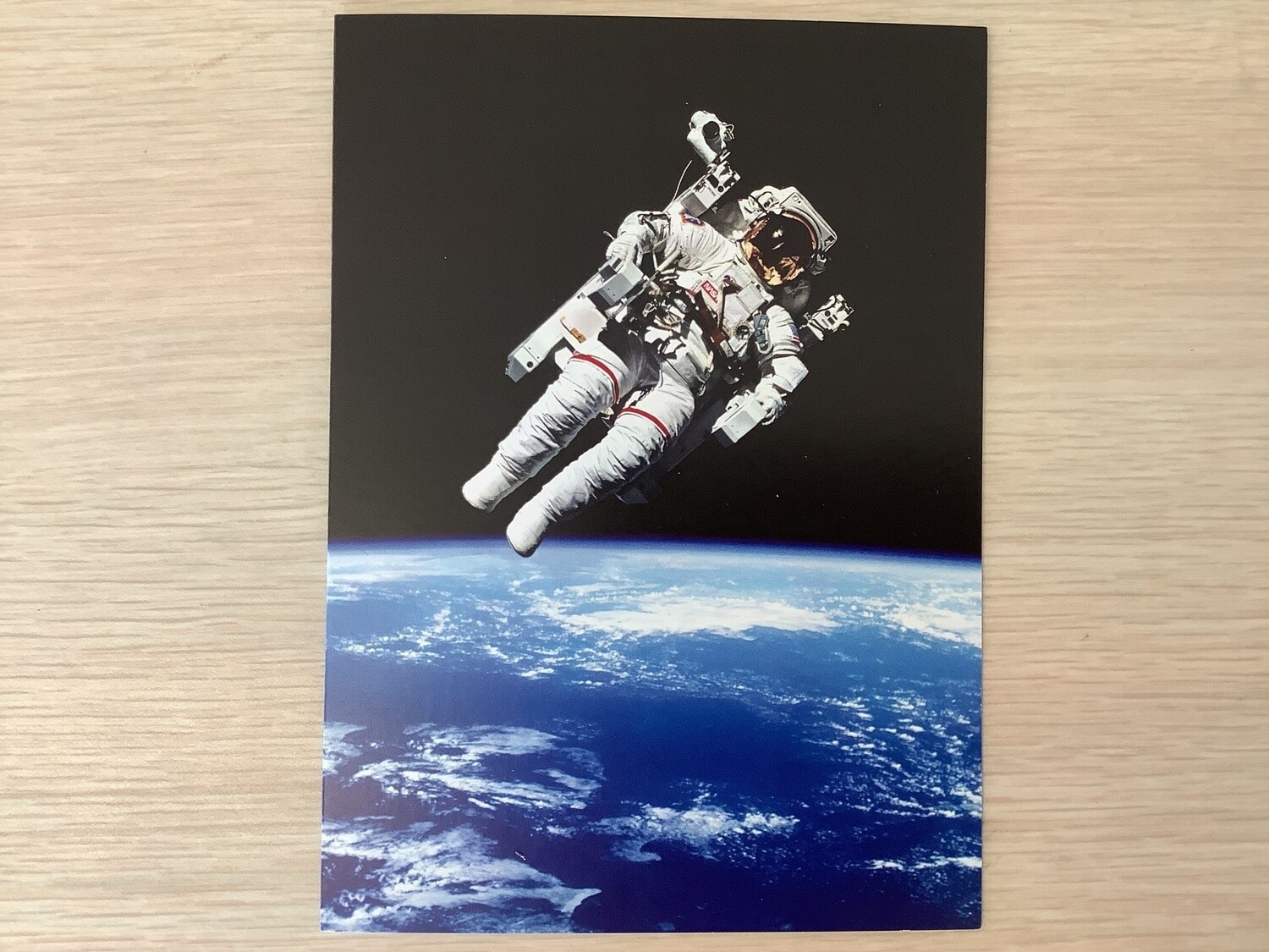 AVANTI AMERICA ASTRONAUT FLOATING IN SPACE BIRTHDAY CARD