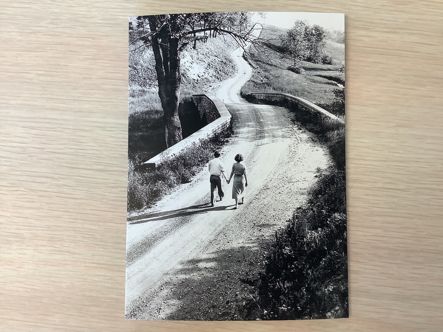 AVANTI AMERICA MAN AND WOMAN WALKING PATH ANNIVERSARY CARD