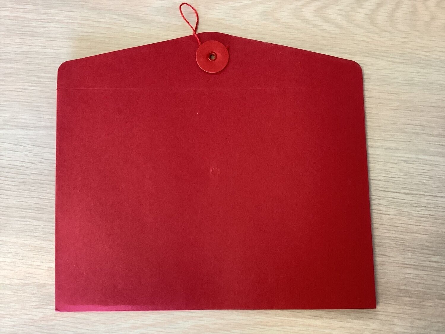 RED STRING ENVELOPE 5.75 in x 9 in