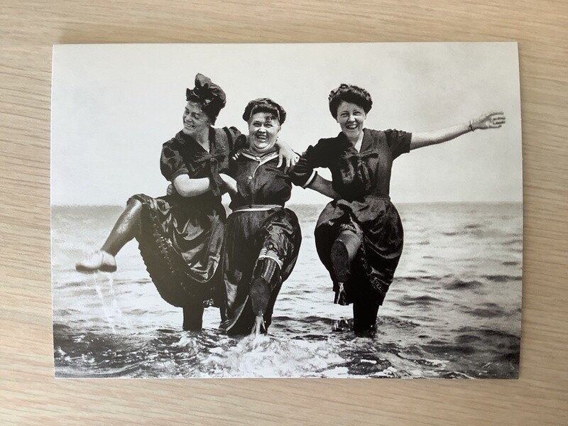 AVANTI AMERICA WOMEN OCEAN FROLIC BIRTHDAY CARD