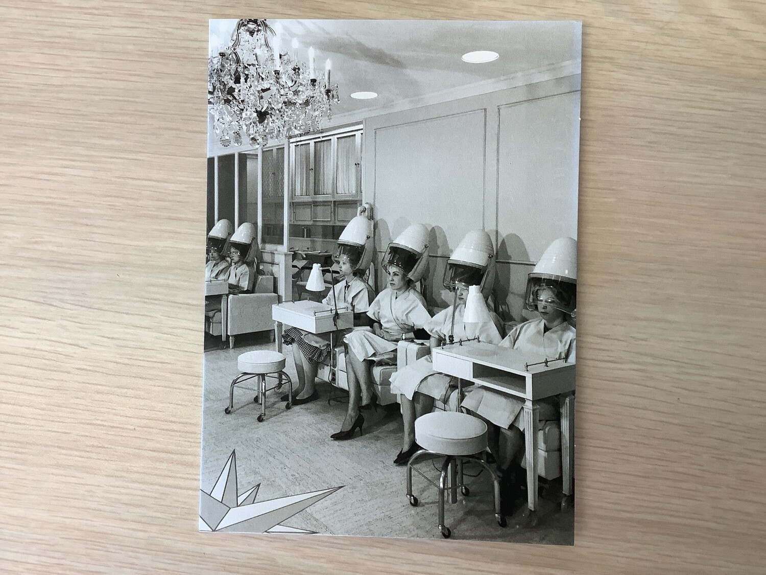 AVANTI AMERICA CARD A DAY AT THE SALON FRIENDSHIP