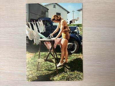 AVANTI AMERICA WOMAN IRONING BIRTHDAY CARD